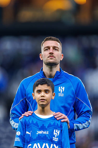 体育视频直播-米兰考虑签回米林科维奇补强中场|AC米兰|阿莱格里|意甲|塔雷|拉齐奥_新浪体育_新浪新闻